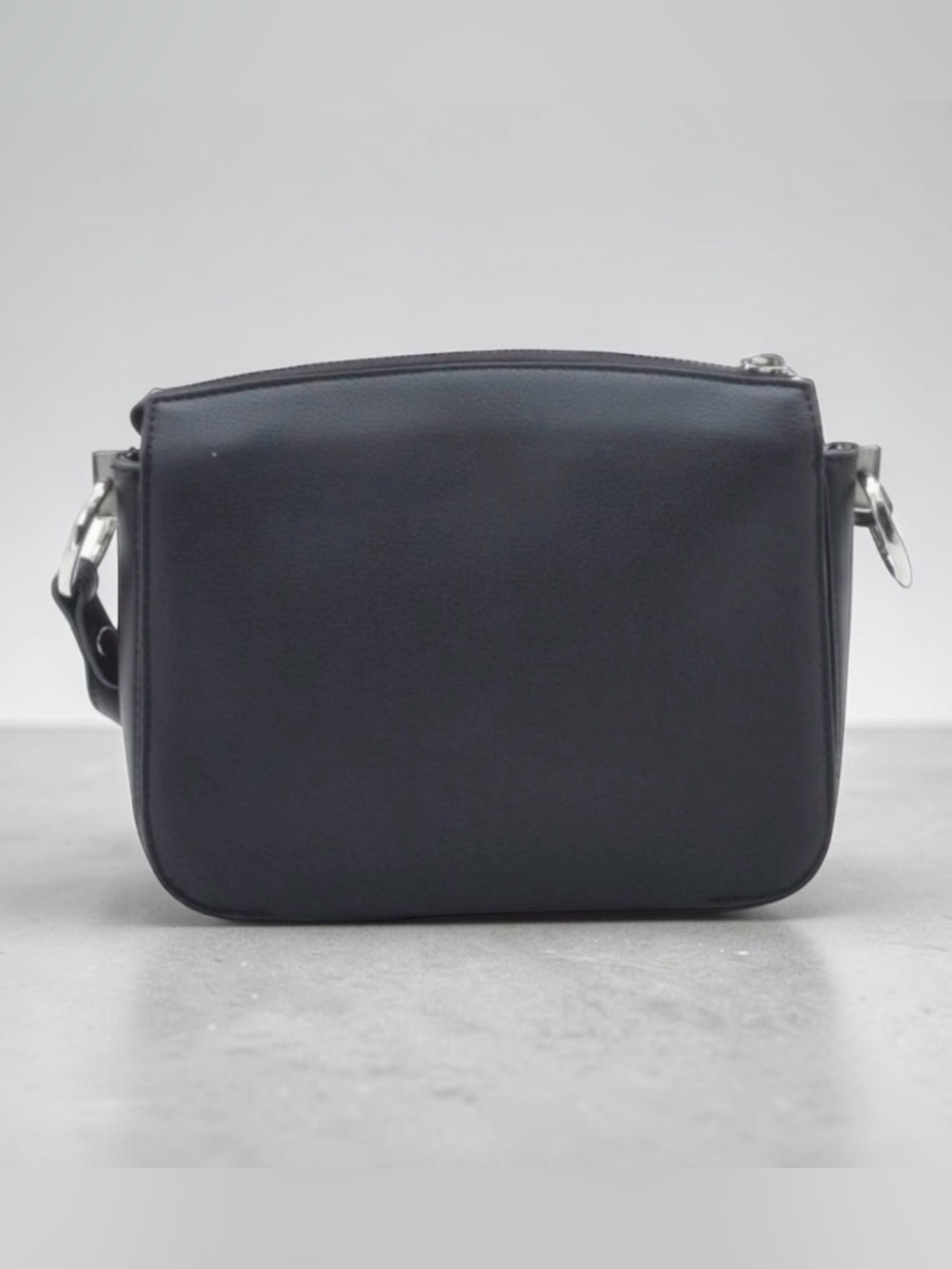 David Jones Crossbody Purse in Black NWOT - Picture 2 of 3